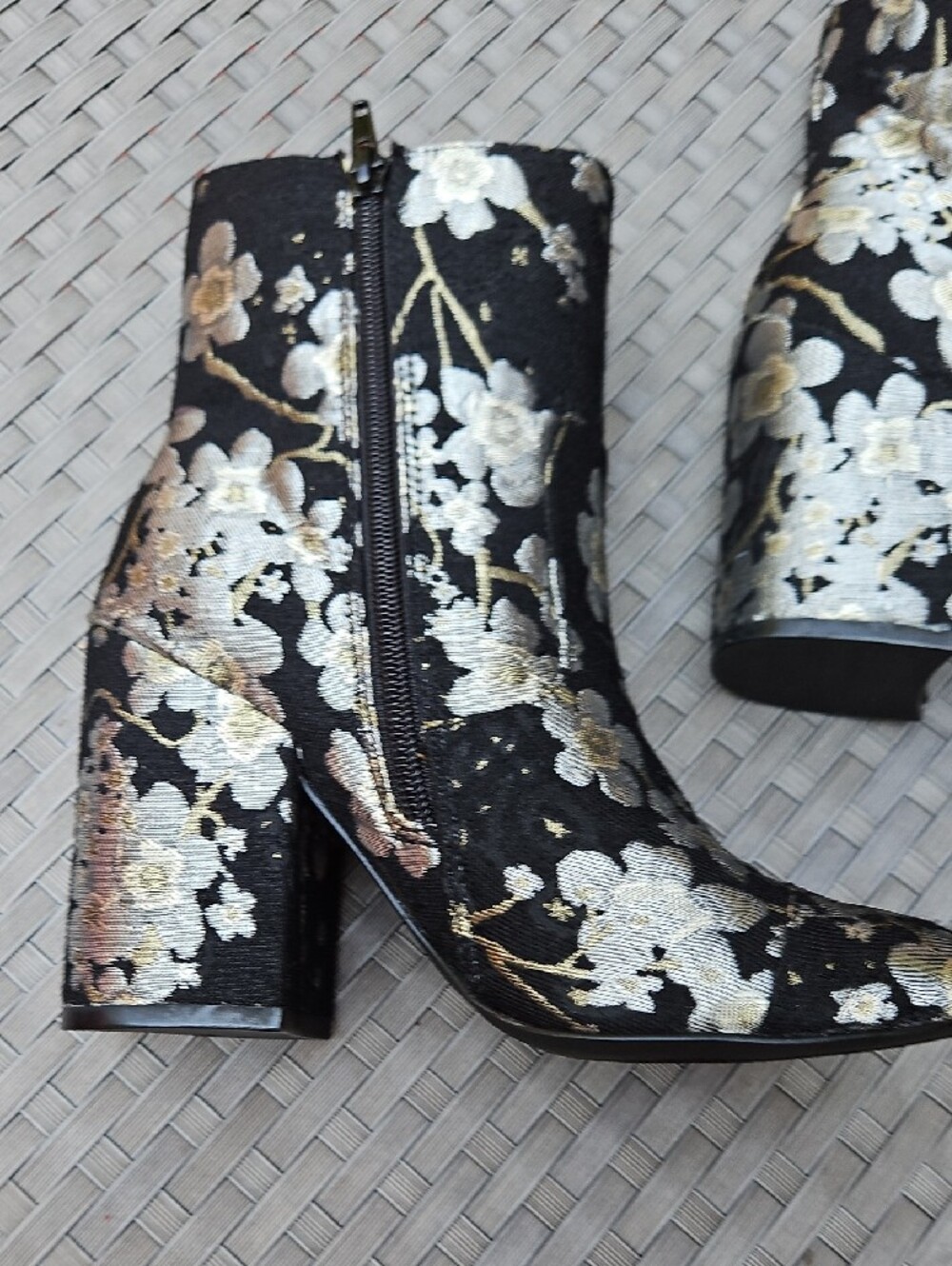 Indigo Rd. Style "Brooke" Black and Gold Floral Brocade Ankle Boots Size 6M